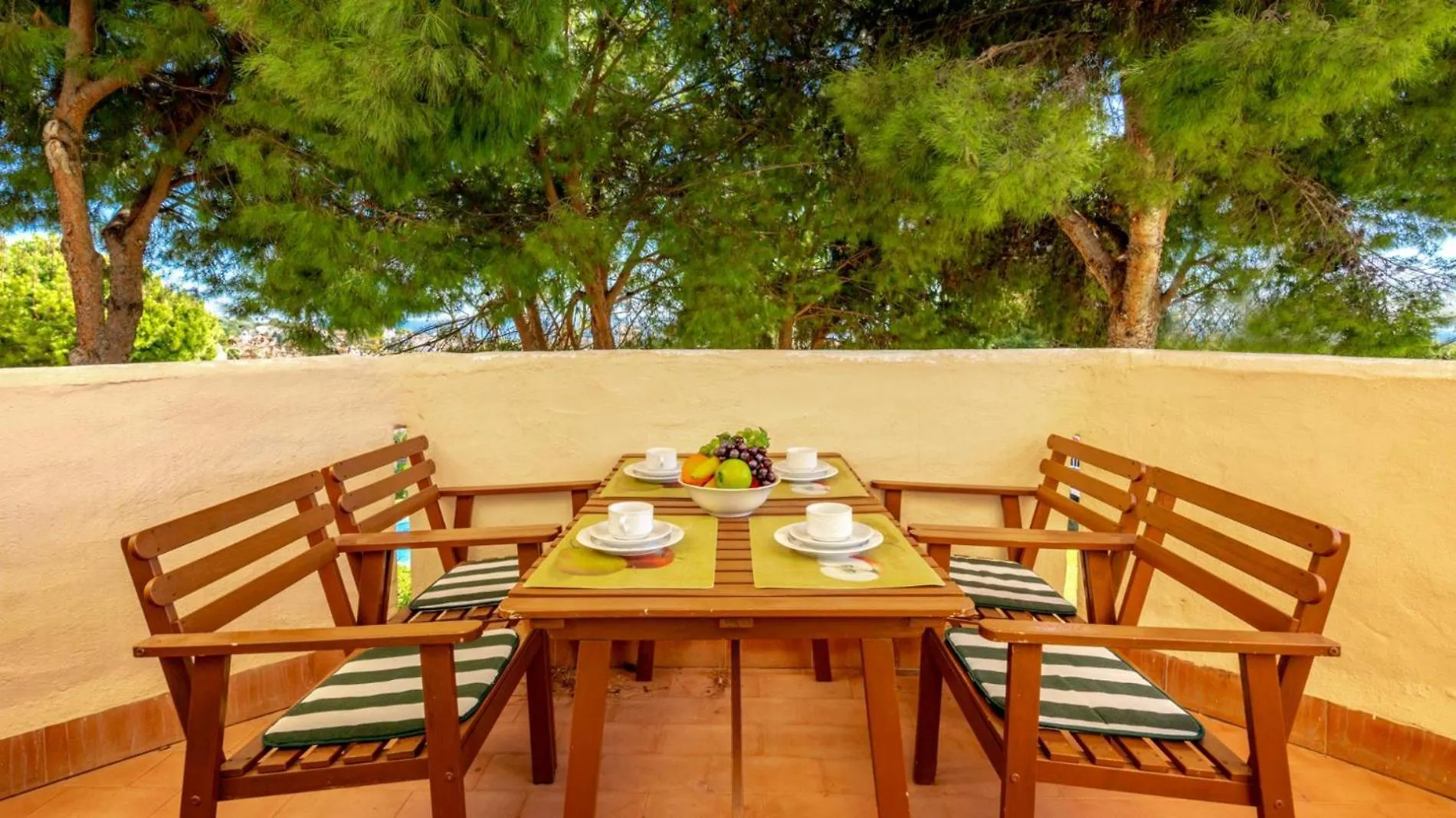 Riviera Charm: 2Br Retreat With Terrace Pool Apartment Mijas
